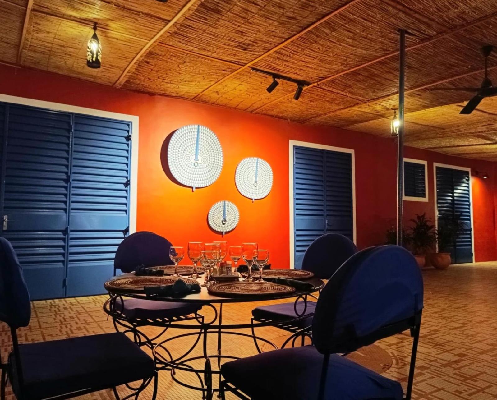 Hotel Les Palmiers Ouagadougou Buitenkant foto