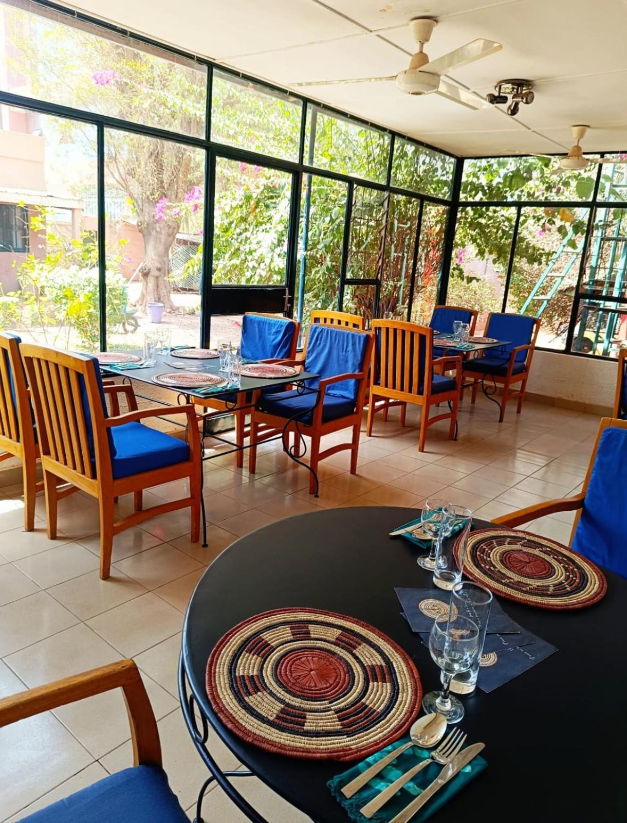 Hotel Les Palmiers Ouagadougou Buitenkant foto