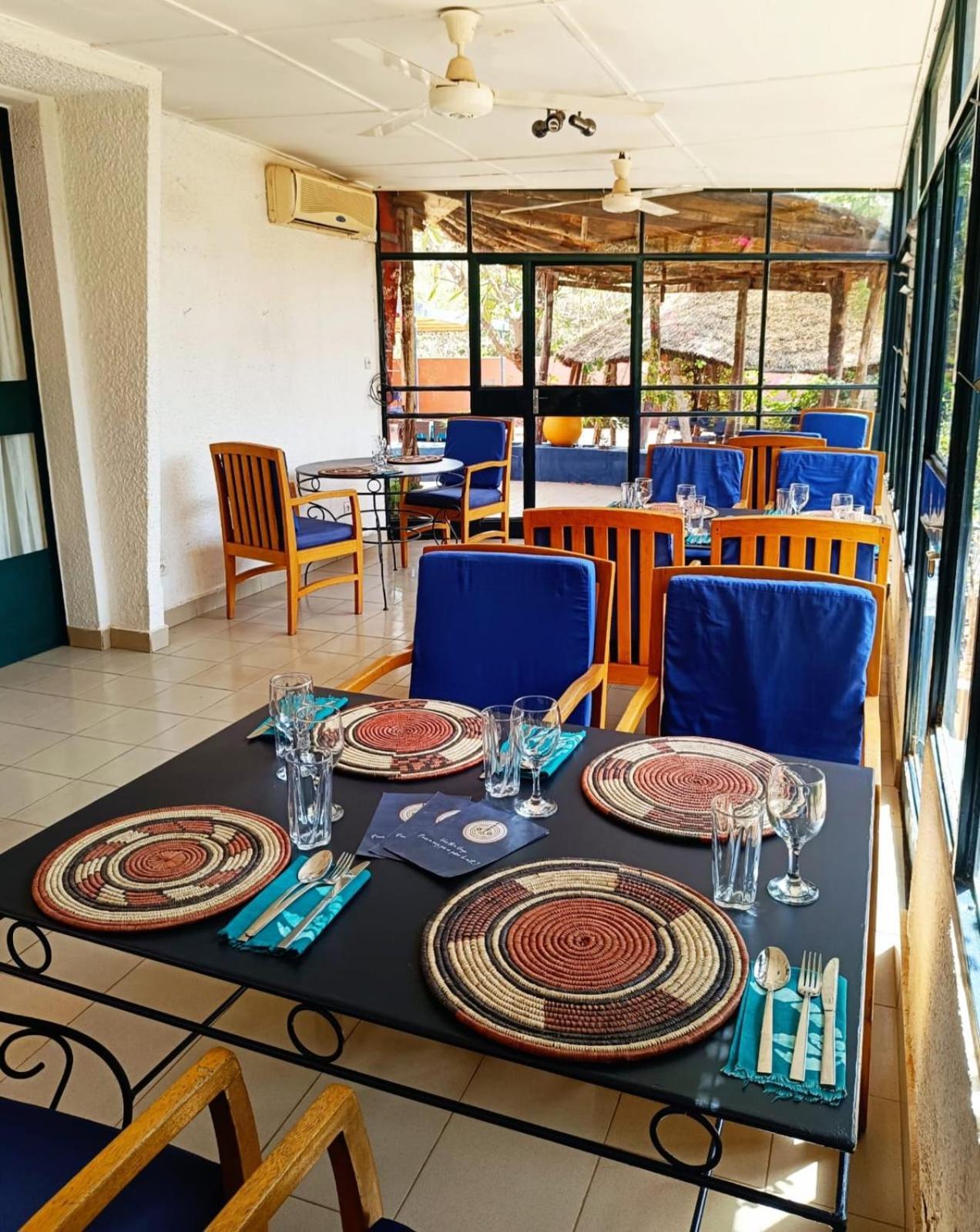 Hotel Les Palmiers Ouagadougou Buitenkant foto