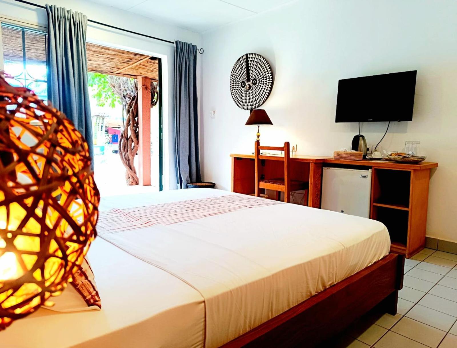 Hotel Les Palmiers Ouagadougou Buitenkant foto
