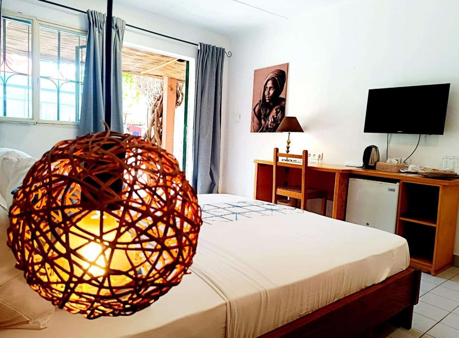 Hotel Les Palmiers Ouagadougou Buitenkant foto