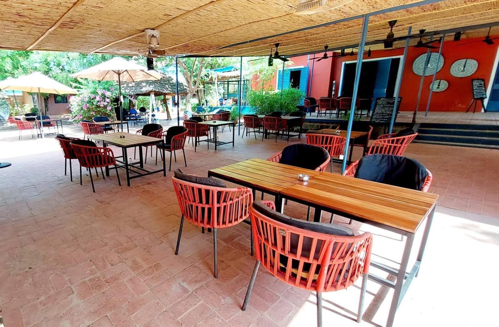 Hotel Les Palmiers Ouagadougou Buitenkant foto