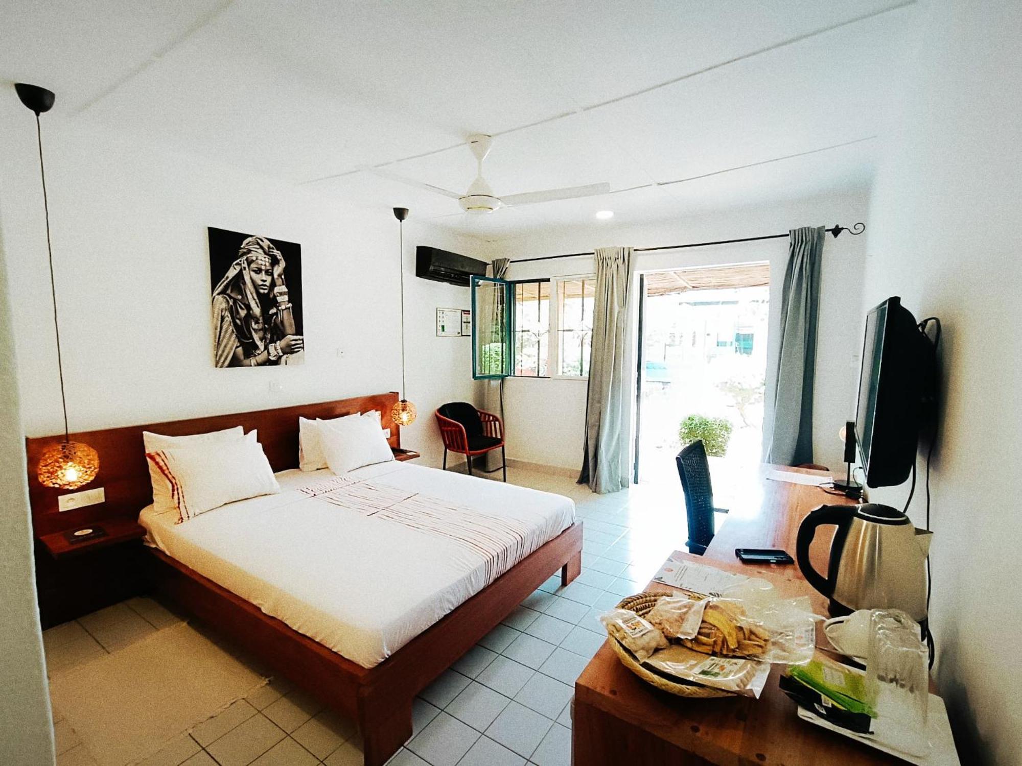 Hotel Les Palmiers Ouagadougou Buitenkant foto